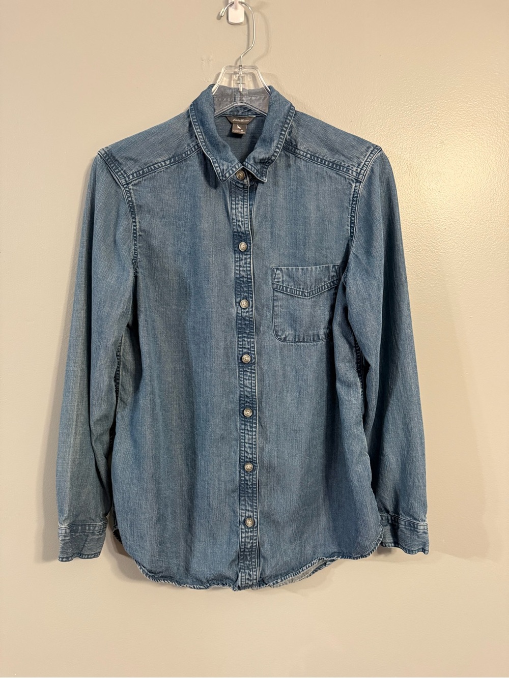 Eddie Bauer Women’s Tencel Lyocell Chambray Denim Button Front Shirt Medium